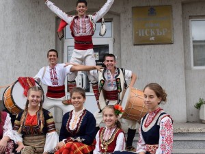 Финално „Хоро край езерото" на район „Искър"