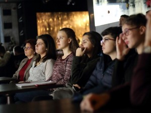 СТОЛИЧНА ОБЩИНА СРЕЩНА УЧЕНИЦИ С ЕКИПА НА БЪЛГАРСКИЯ ФИЛМ „ВЕЗДЕСЪЩИЯТ”
