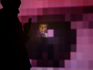 ФУТУРИСТИЧНИЯТ ТЕАТРАЛЕН СПЕКТАКЪЛ „СБОГОМ, ЙОХАН РАЙС!“ НА СЦЕНА BACKSTAGE В ТЕАТЪР “АЗАРЯН”