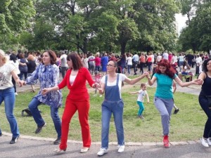  Майското „Хоро край езерото“ в район „Искър”